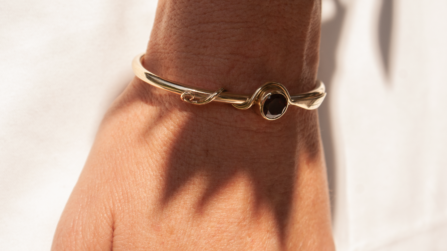 Sara Garnet Leaf Bangle