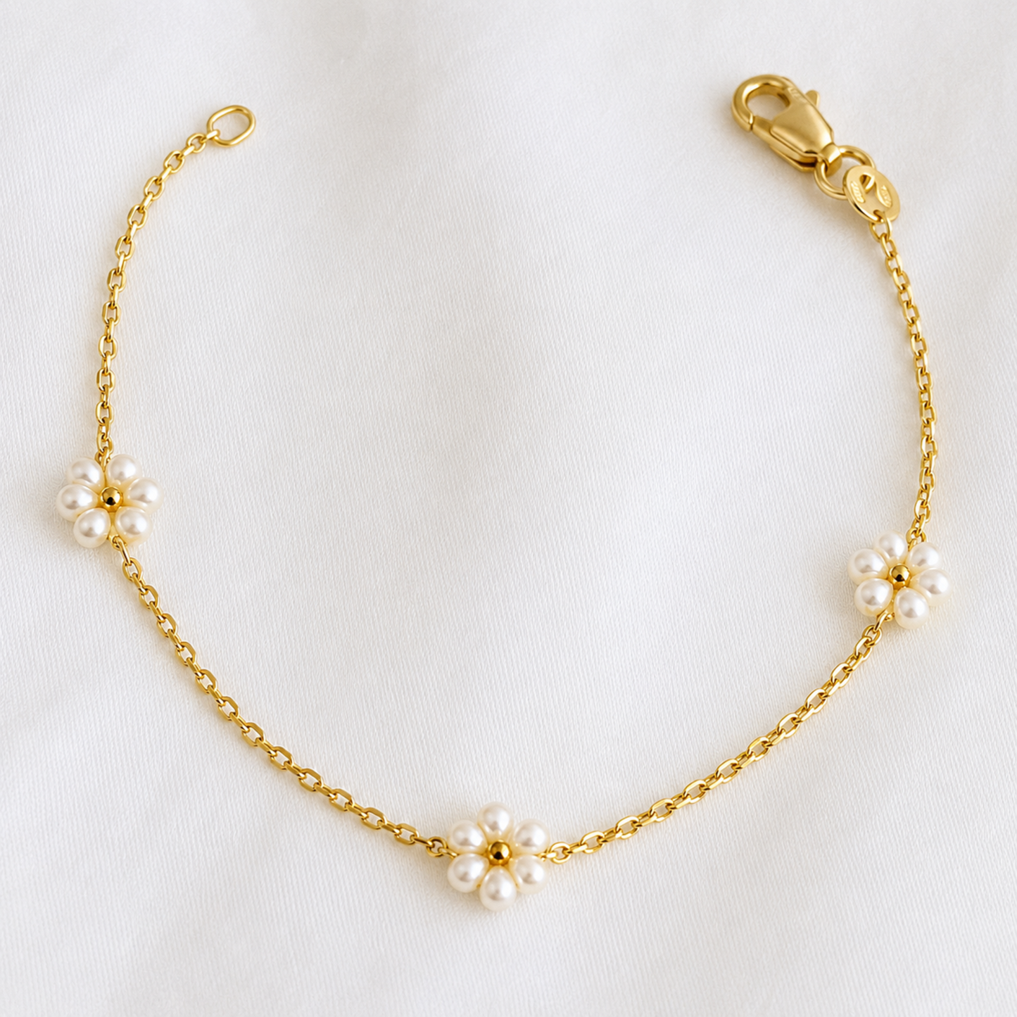 Daisy Pearl Bracelet