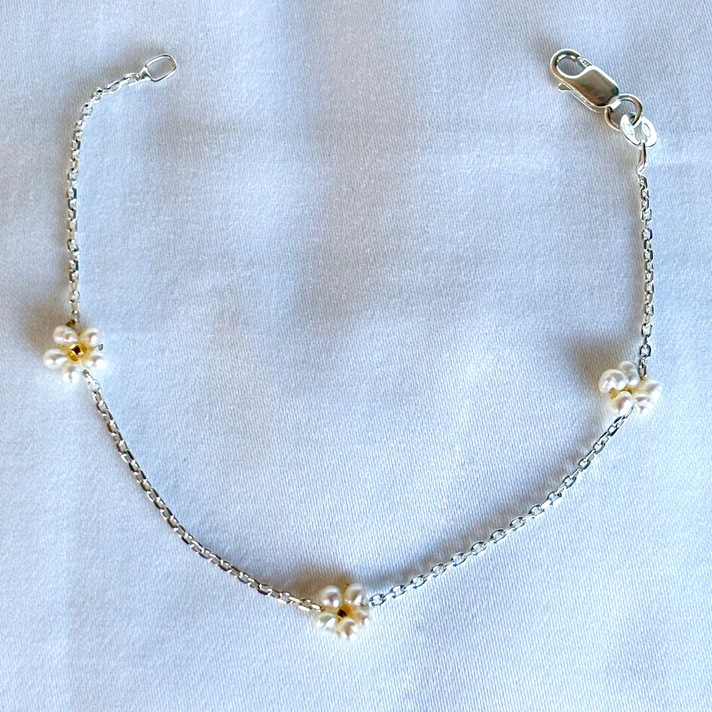 Daisy Pearl Bracelet